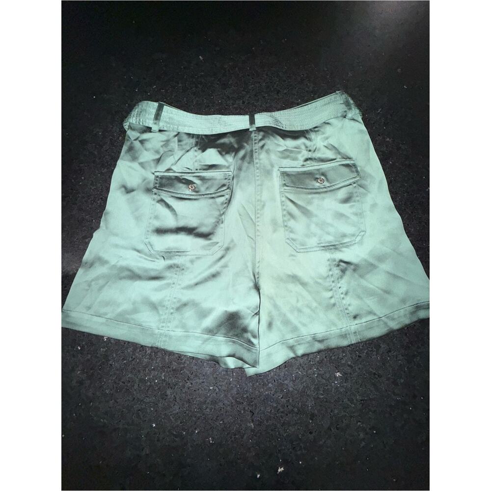 NEW White House Black Market Green High-Waisted Satin Belted Cargo Shorts SZ 10